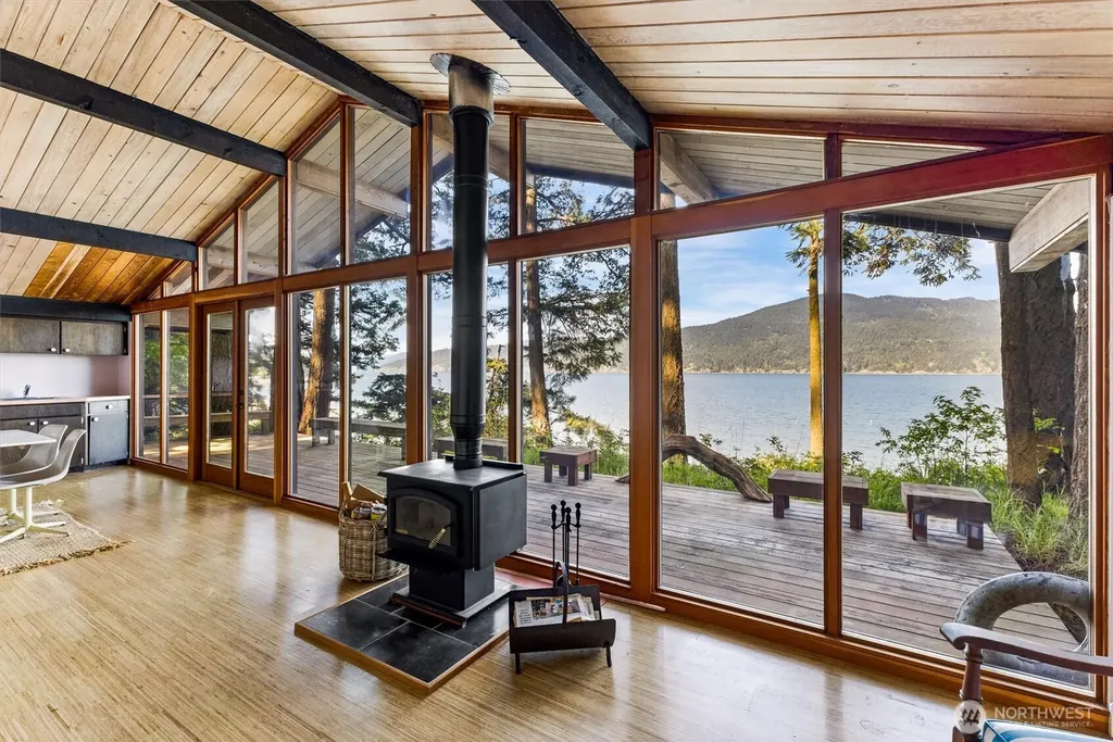 48 Eliza Island Bellingham WA 98226