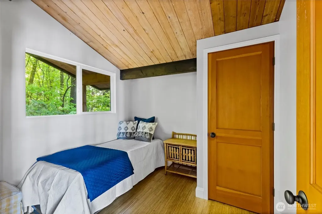 48 Eliza Island Bellingham WA 98226
