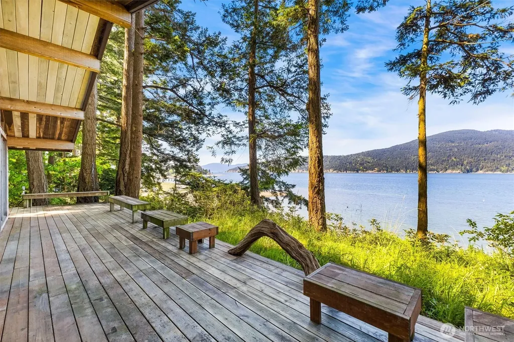 48 Eliza Island Bellingham WA 98226