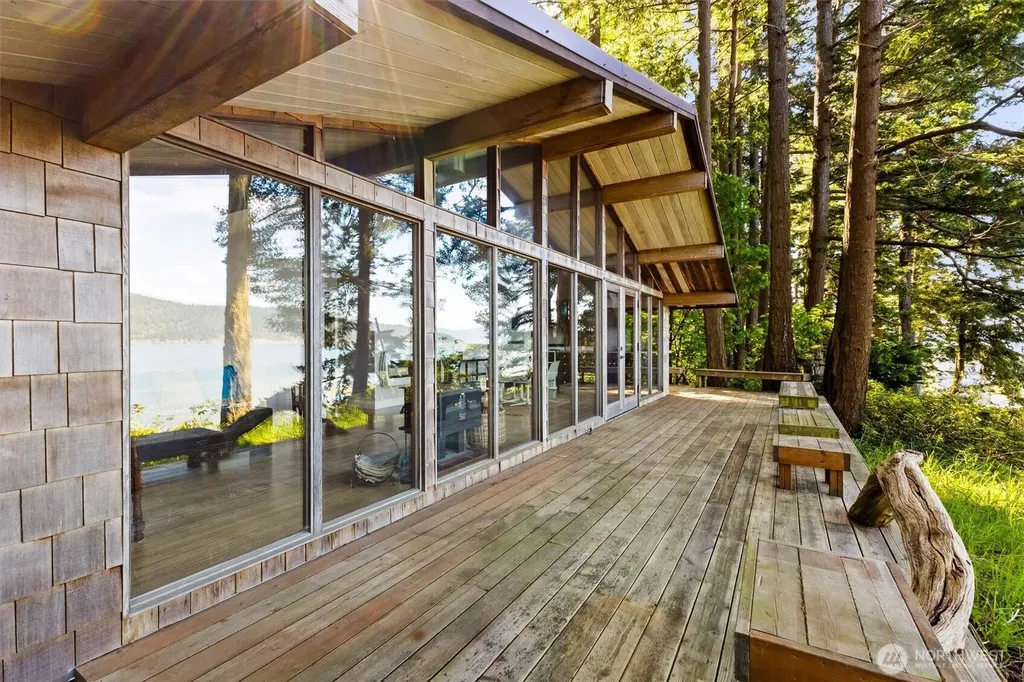 48 Eliza Island Bellingham WA 98226
