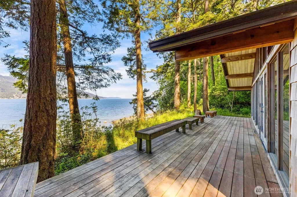 48 Eliza Island Bellingham WA 98226