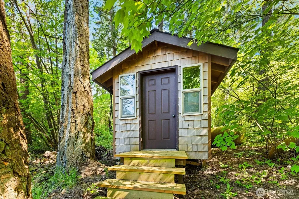 48 Eliza Island Bellingham WA 98226