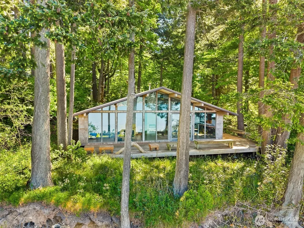 48 Eliza Island Bellingham WA 98226