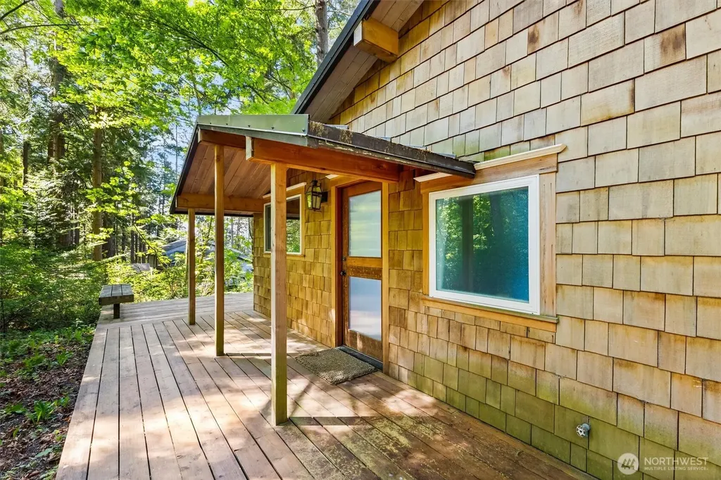 48 Eliza Island Bellingham WA 98226