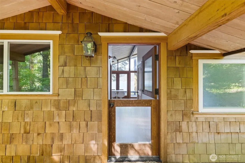 48 Eliza Island Bellingham WA 98226