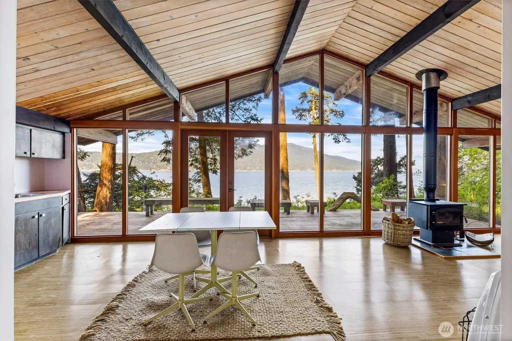 48 Eliza Island Bellingham WA 98226