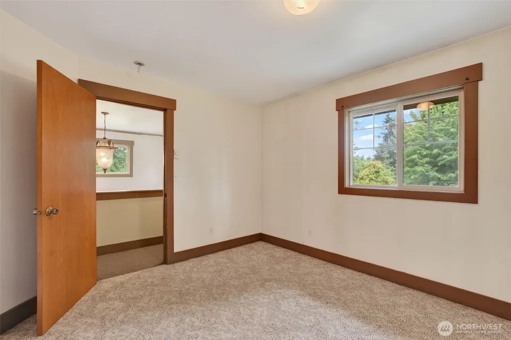 10320 James Road SW Rochester WA 98579