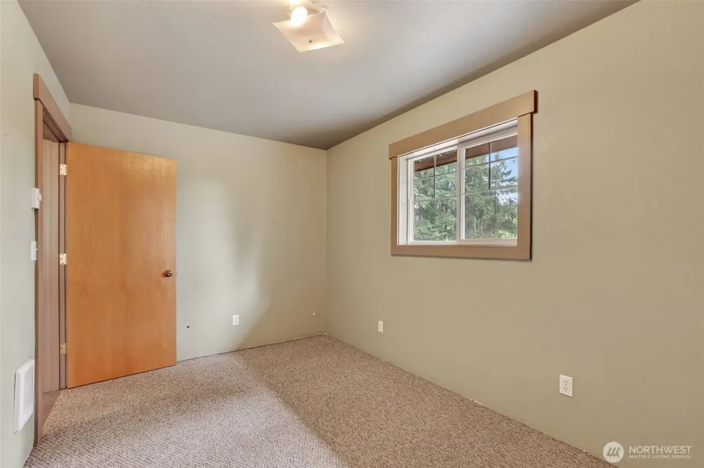 10320 James Road SW Rochester WA 98579