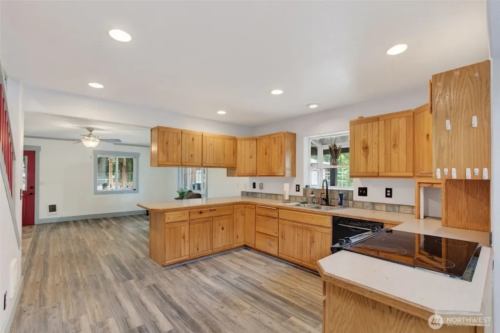 10320 James Road SW Rochester WA 98579