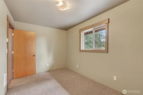 10320 James Road SW Rochester WA 98579