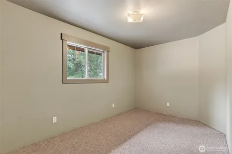 10320 James Road SW Rochester WA 98579