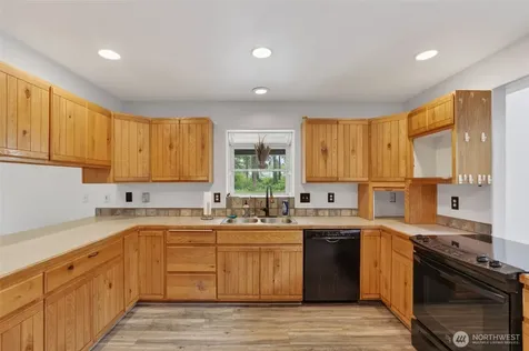 10320 James Road SW Rochester WA 98579