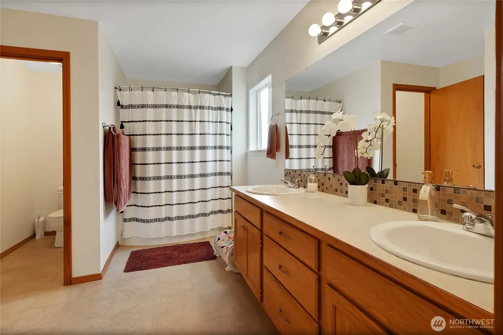 7220 Bronington Drive SE Tumwater WA 98512