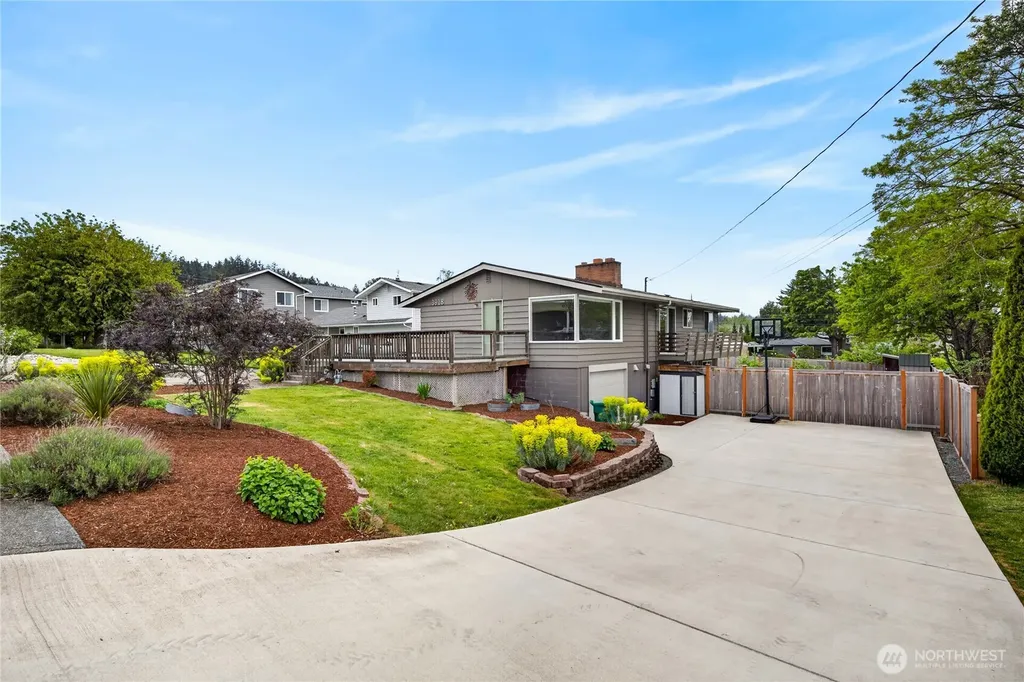 3918 S Avenue Anacortes WA 98221