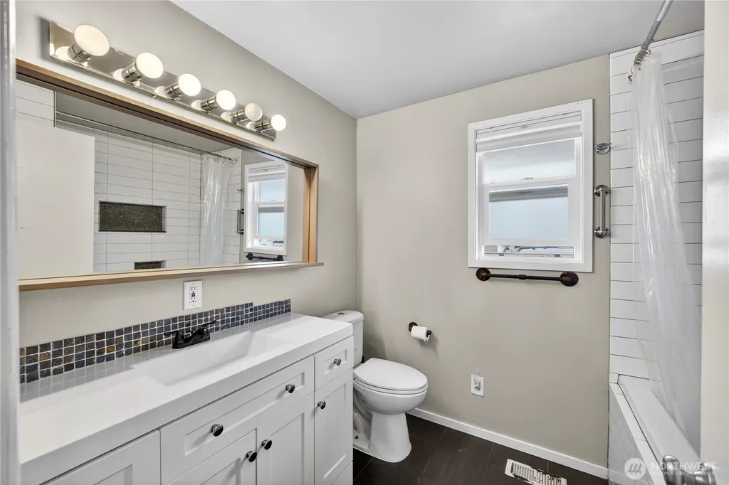 3918 S Avenue Anacortes WA 98221