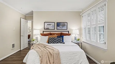 3420 Burke N Seattle WA 98103