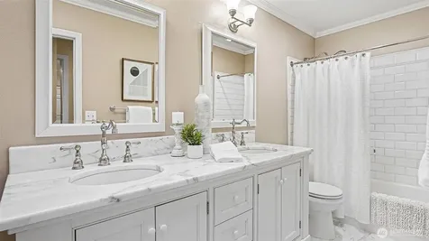 3420 Burke N Seattle WA 98103
