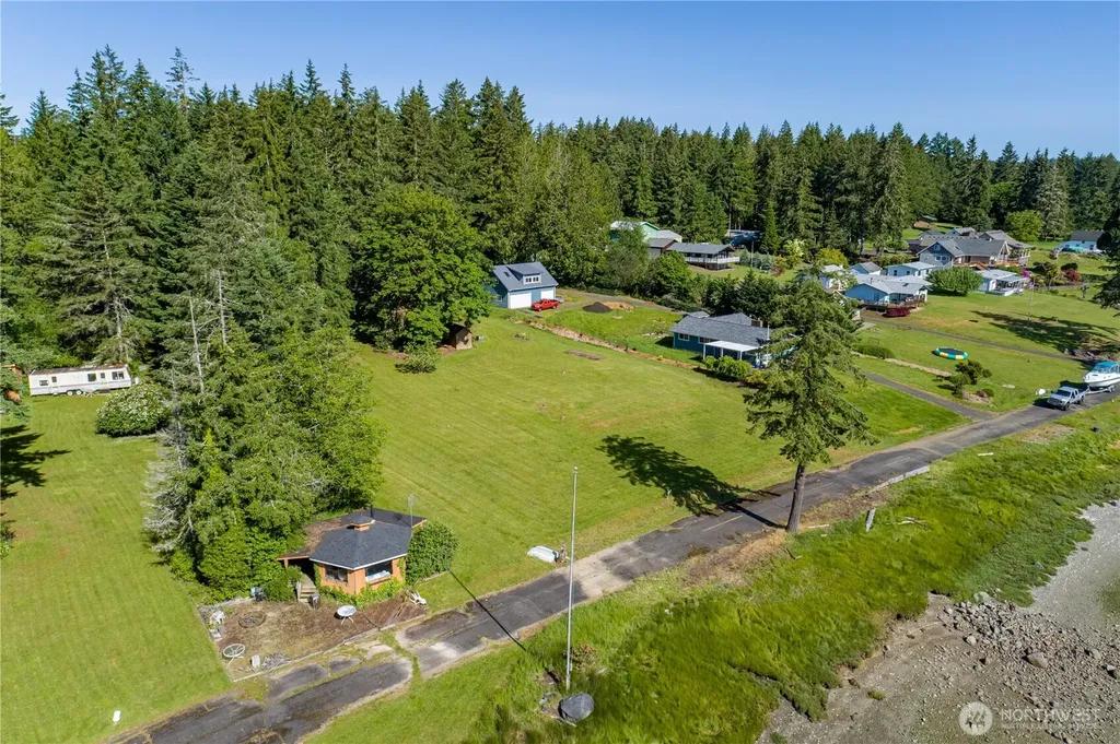 3081 E Pickering Road Shelton WA 98584
