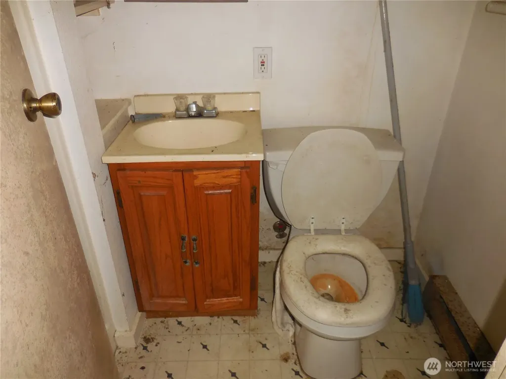 1239 Colchester Drive E Port Orchard WA 98366