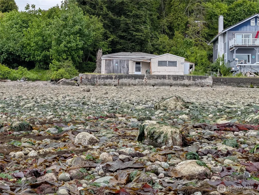 1239 Colchester Drive E Port Orchard WA 98366