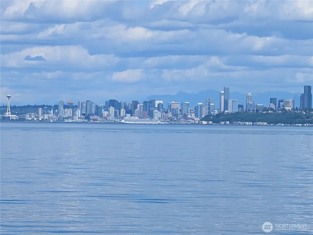 1239 Colchester Drive E Port Orchard WA 98366