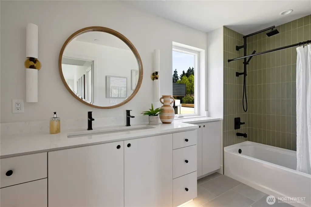 18638 2nd Avenue SW Normandy Park WA 98166
