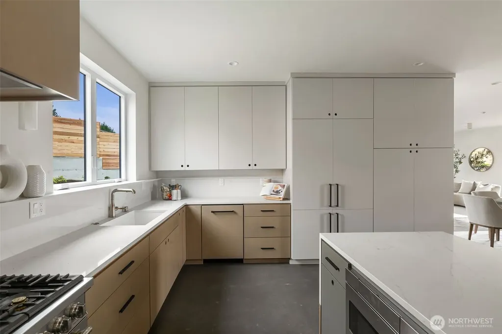 18638 2nd Avenue SW Normandy Park WA 98166