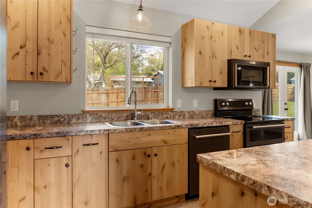 117 E 7th Street Tonasket WA 98855