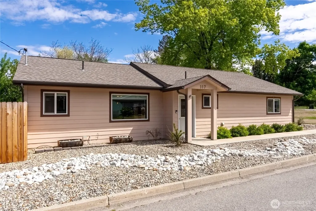 117 E 7th Street Tonasket WA 98855