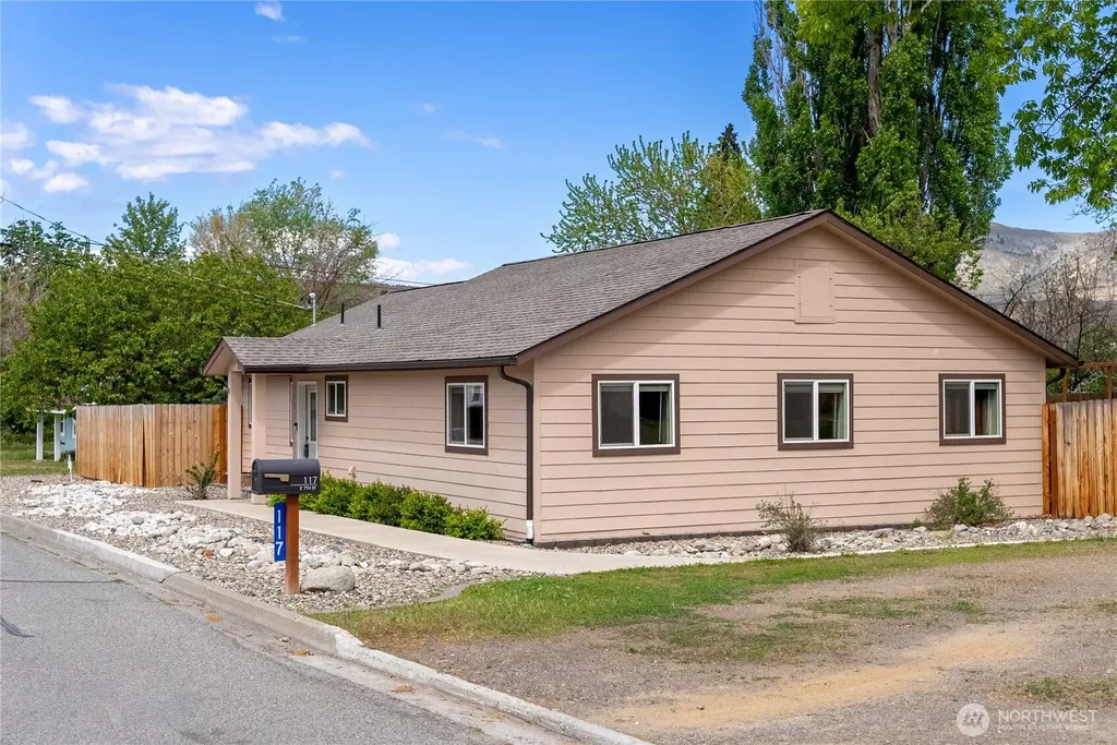 117 E 7th Street Tonasket WA 98855