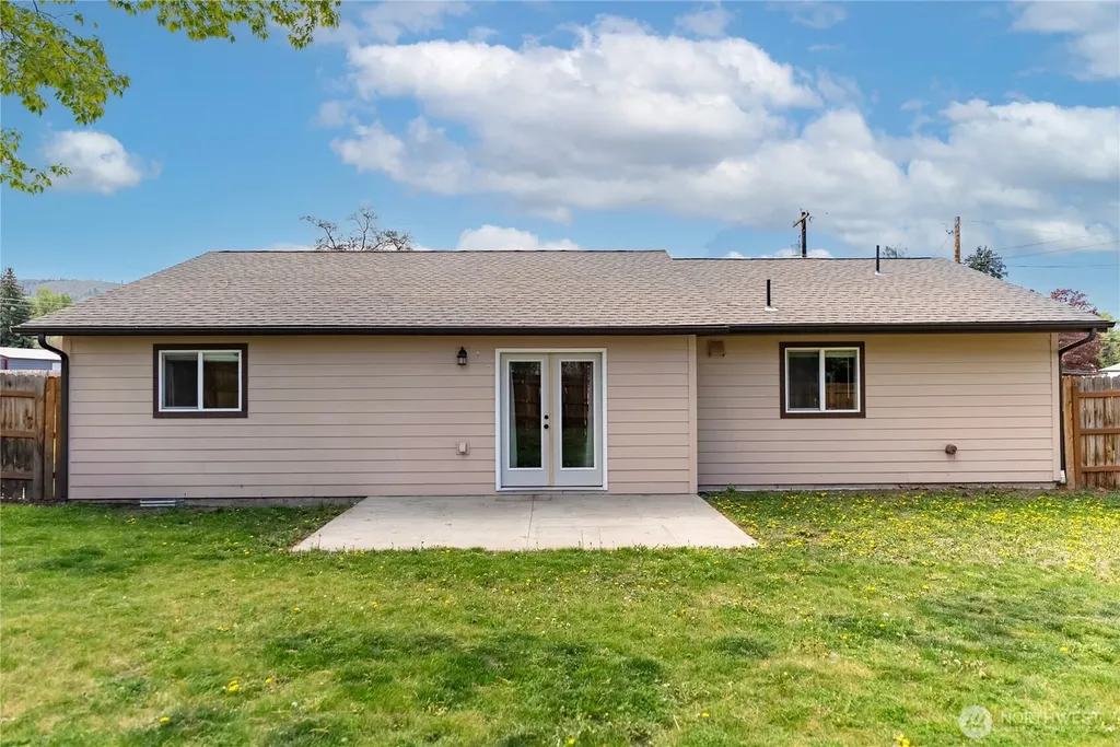 117 E 7th Street Tonasket WA 98855
