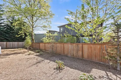 10215 135th Circle NE Kirkland WA 98033