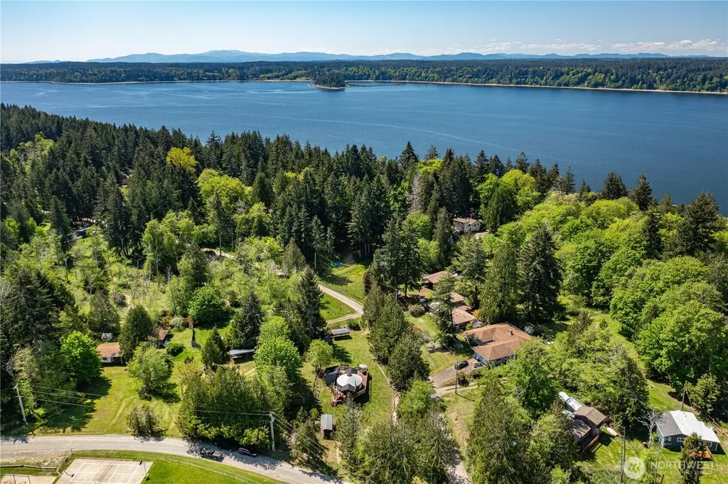 22418 Maple Drive NW Lakebay WA 98349