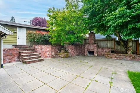 400 Cedar Avenue S Renton WA 98057