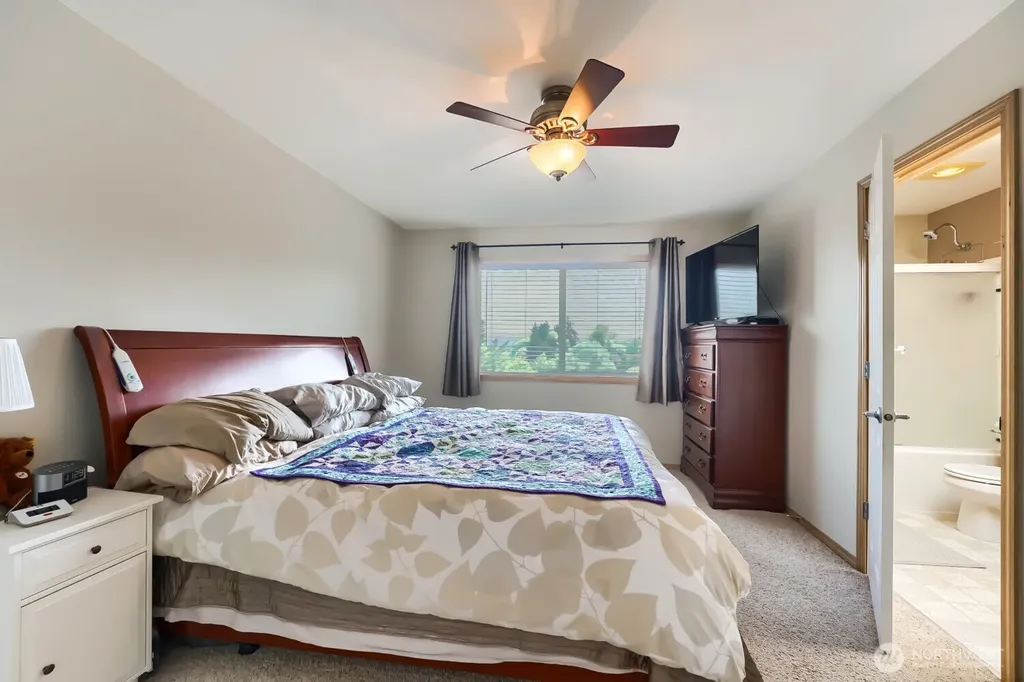 1008 R Street NW Auburn WA 98001