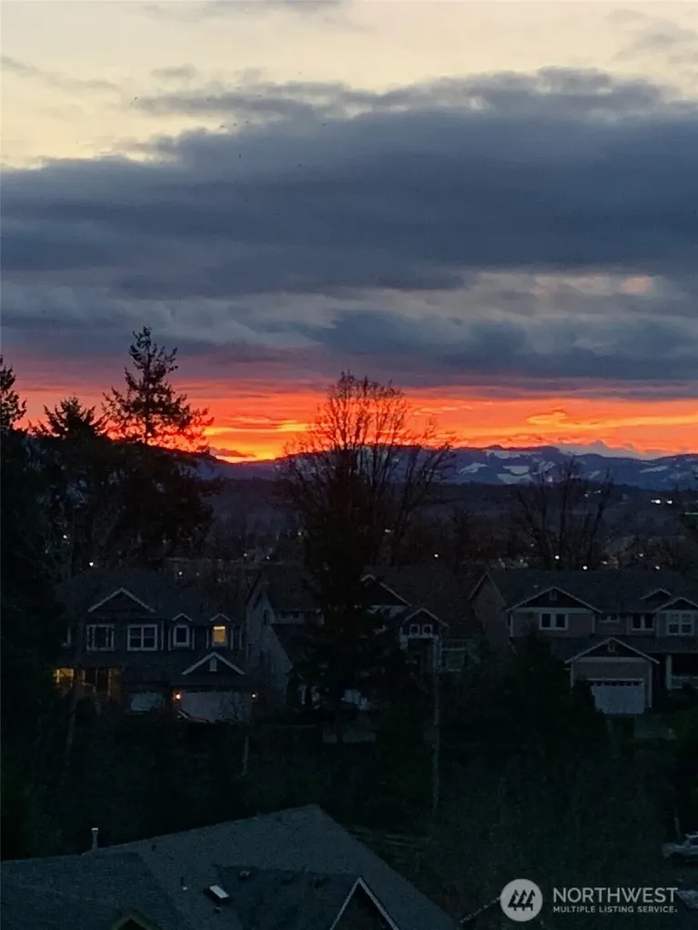 1008 R Street NW Auburn WA 98001