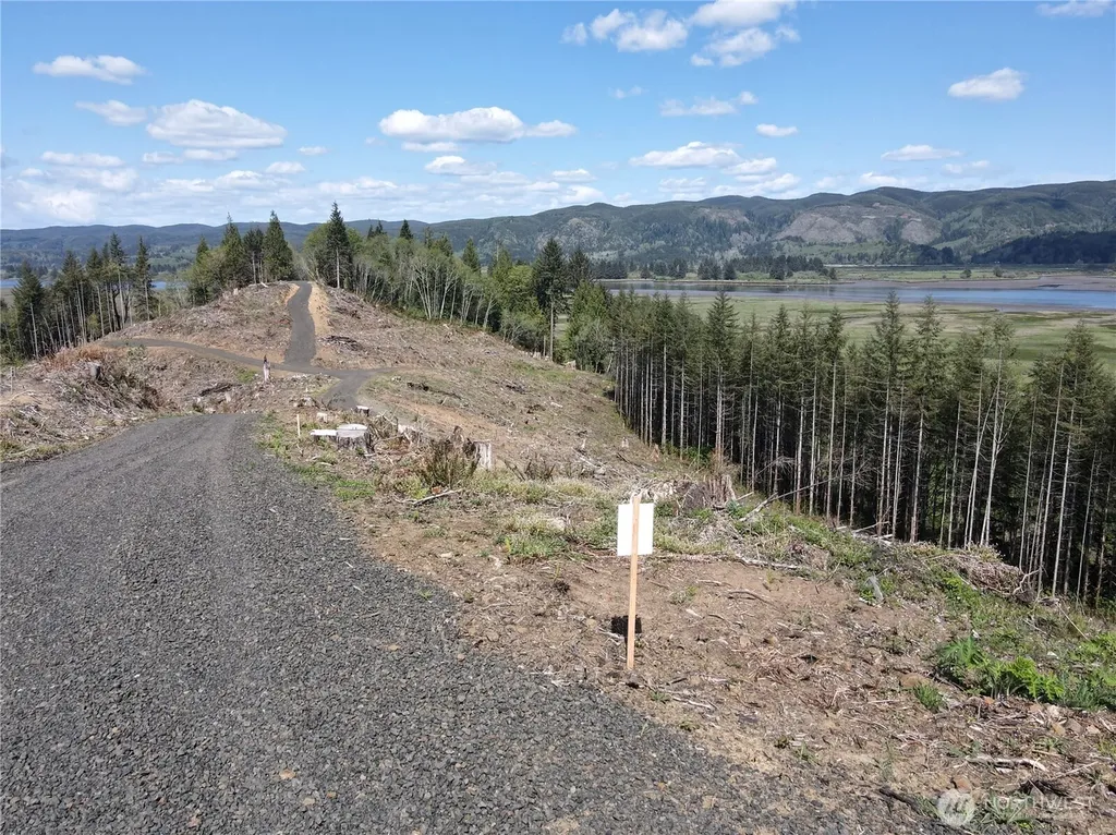 8466 Us Highway 101 South Bend WA 98586