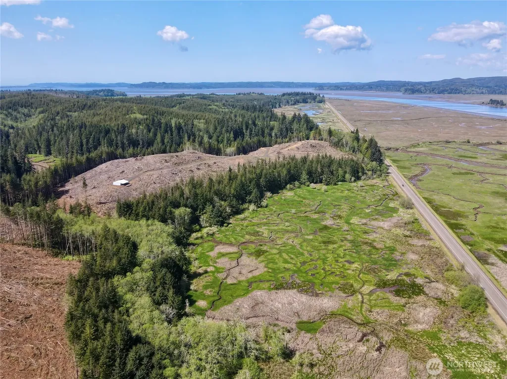 8466 Us Highway 101 South Bend WA 98586