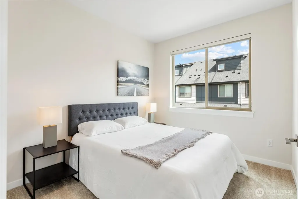 966 6th Avenue NE Issaquah WA 98029