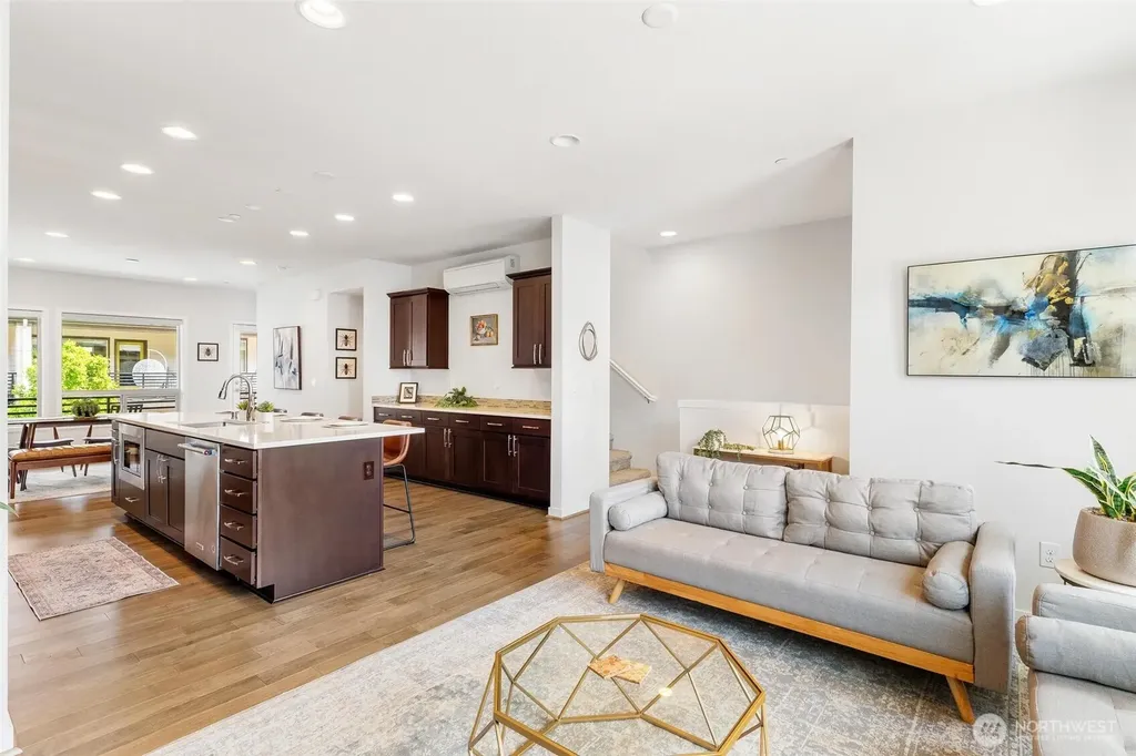 966 6th Avenue NE Issaquah WA 98029