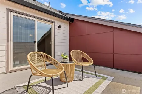 966 6th Avenue NE Issaquah WA 98029