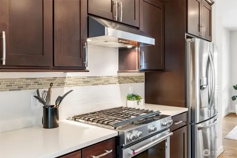 966 6th Avenue NE Issaquah WA 98029