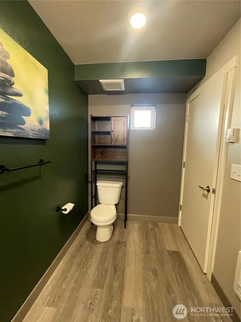 1882 Front Street Lynden WA 98264
