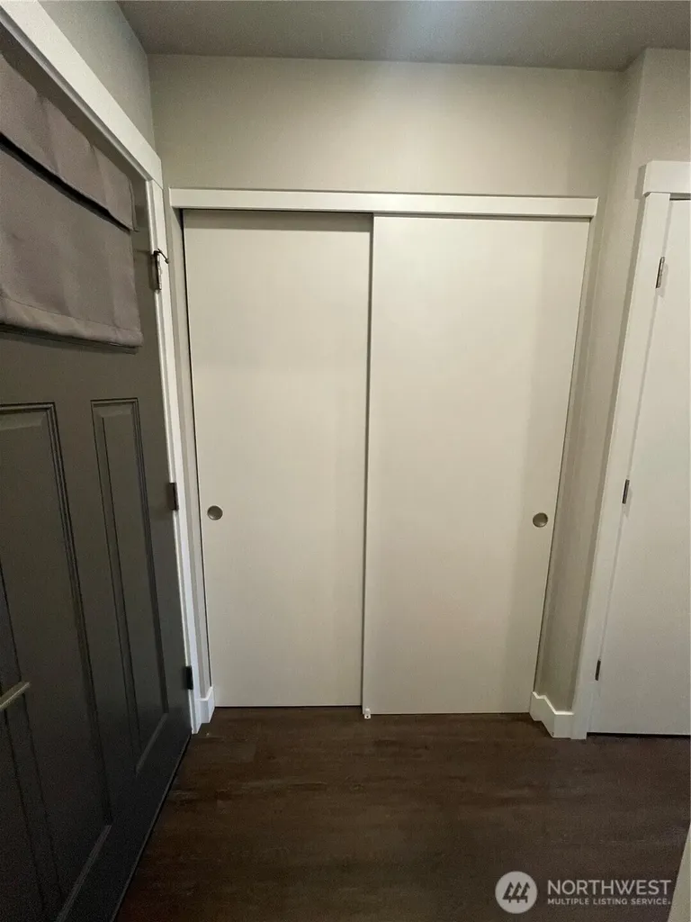 1882 Front Street Lynden WA 98264