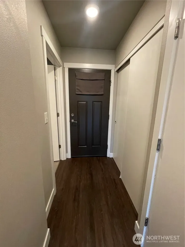 1882 Front Street Lynden WA 98264