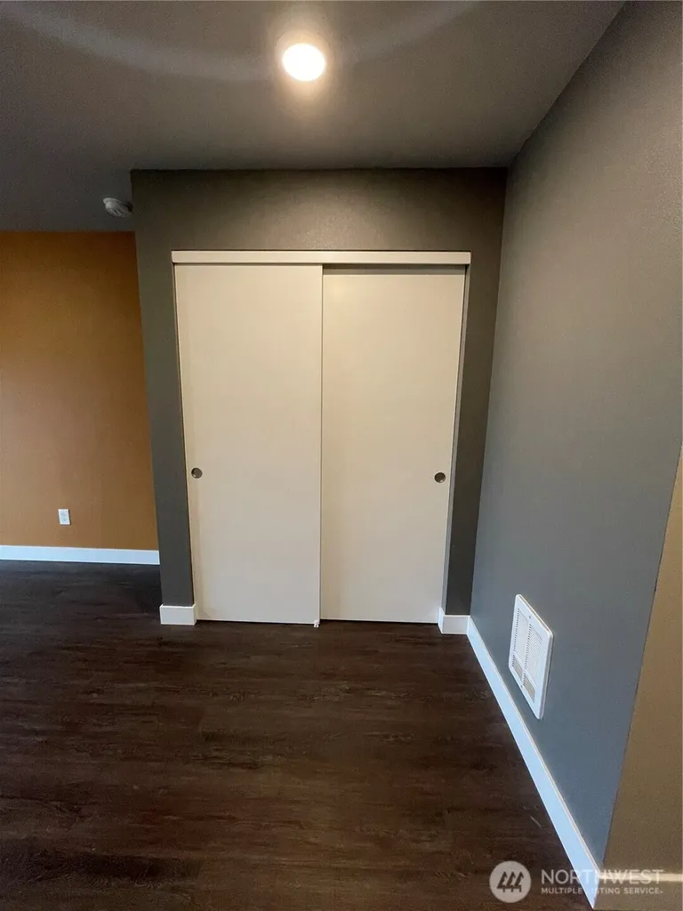 1882 Front Street Lynden WA 98264