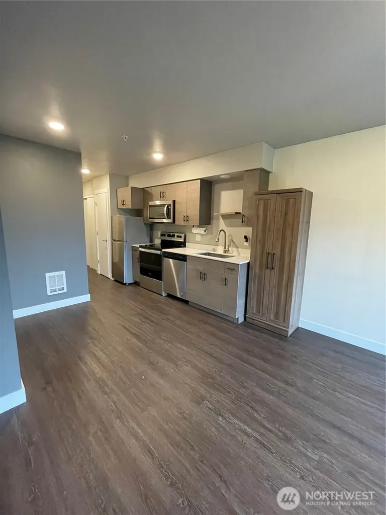 1882 Front Street Lynden WA 98264