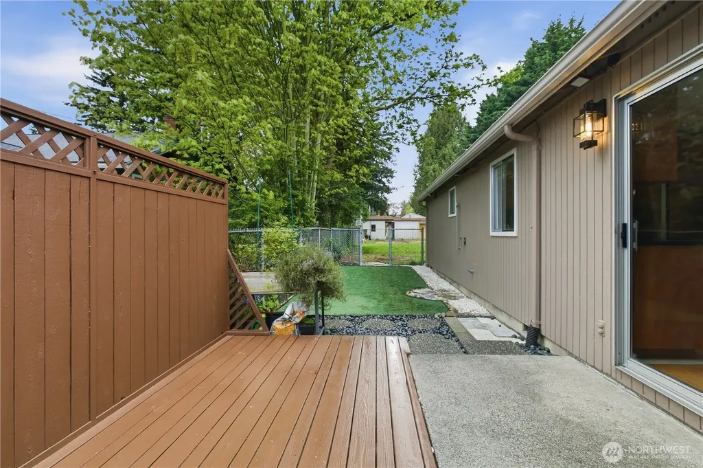 13033 31st Ave NE Seattle WA 98125