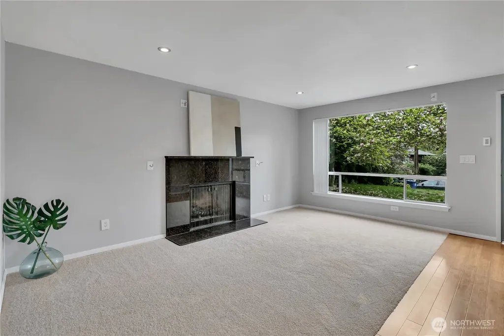 13033 31st Ave NE Seattle WA 98125