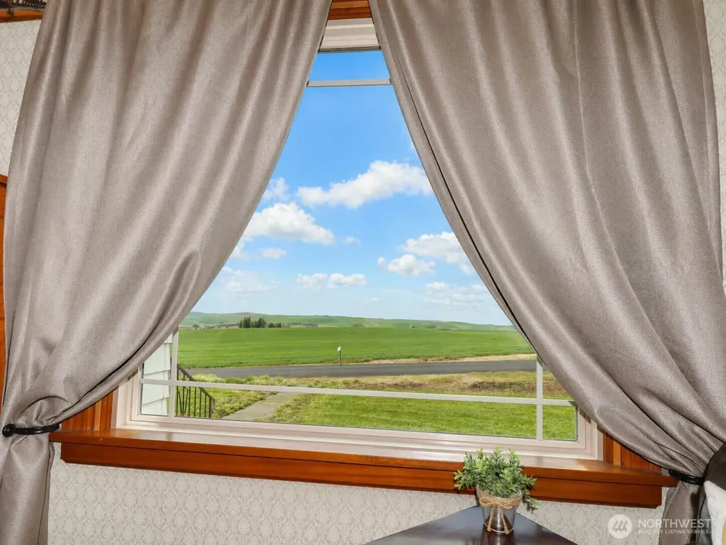39919 S Farmington Road Latah WA 99018